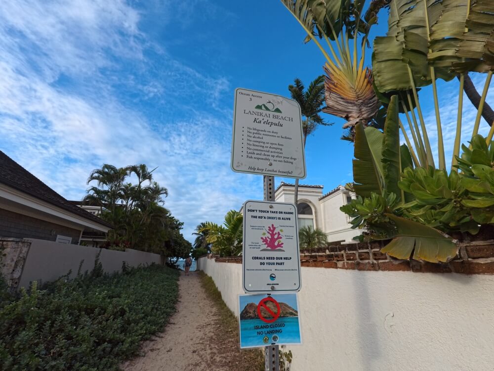 Lanikai beach parking